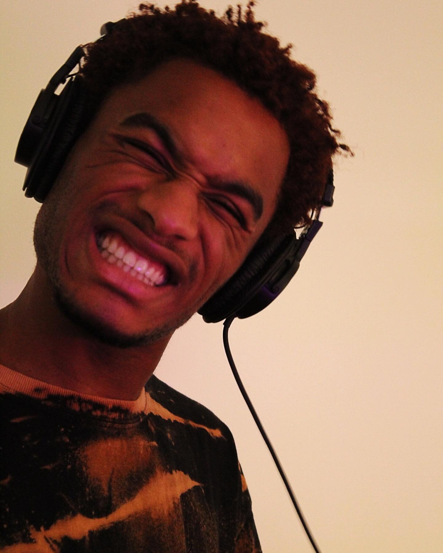 Positive Friday vibes only. We OFFICIALLY start recording our newest song this weekend! We’ll be going live via Insta for a bit on Sunday for sneak peaks. Stay tuned!
•
•
•
“Drummer Boy” pics @yaboyryder 📸📸📸